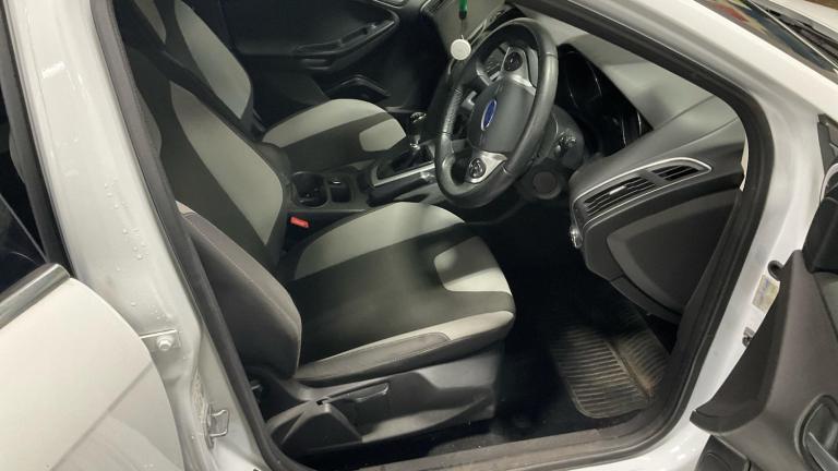 2013 Ford Focus 1.0T EcoBoost Zetec S Euro 5 (s/s) 5dr HATCHBACK Petrol Manual