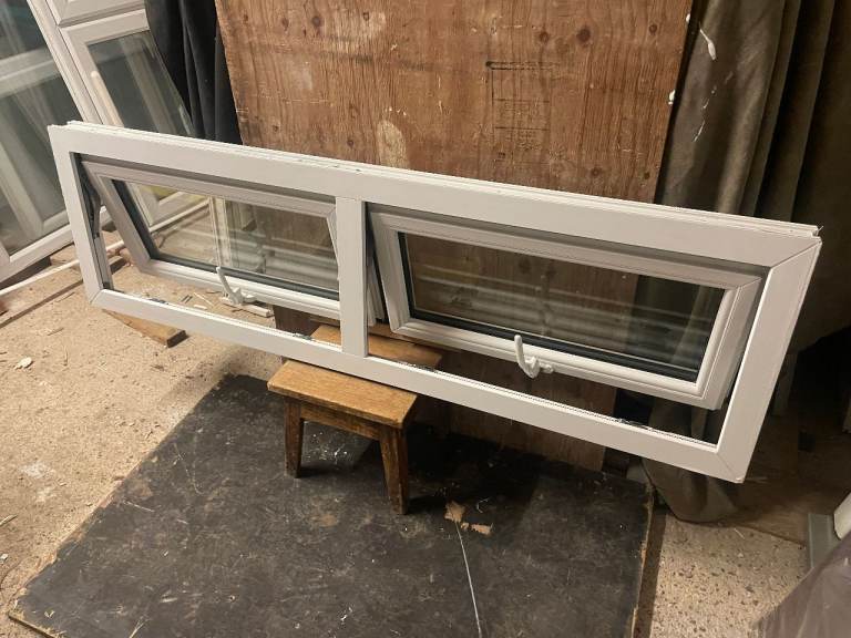 H 46.5 x W 159 cm - UPVC DOUBLE GLAZED WINDOW - CLEAR GLASS - GOOD CONDITION (REF: LJ189)