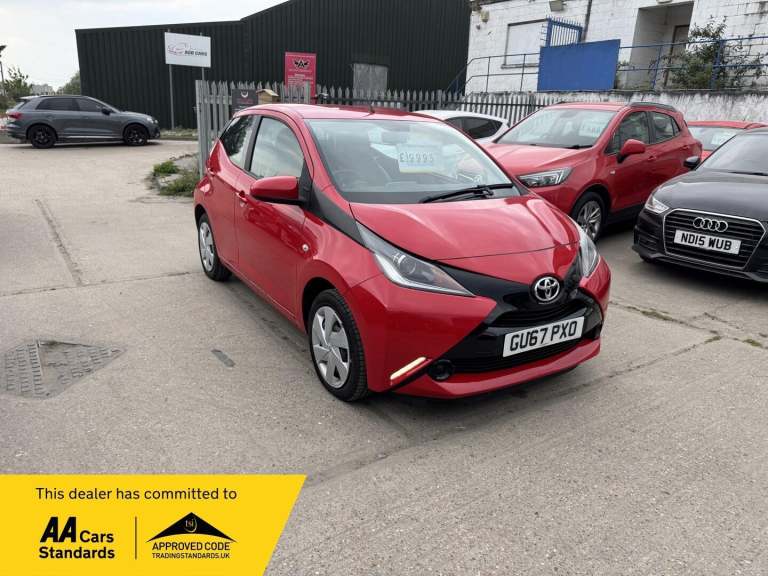 2017 Toyota AYGO 1.0 VVT-i X-Play 5dr x-shift HATCHBACK PETROL Automatic