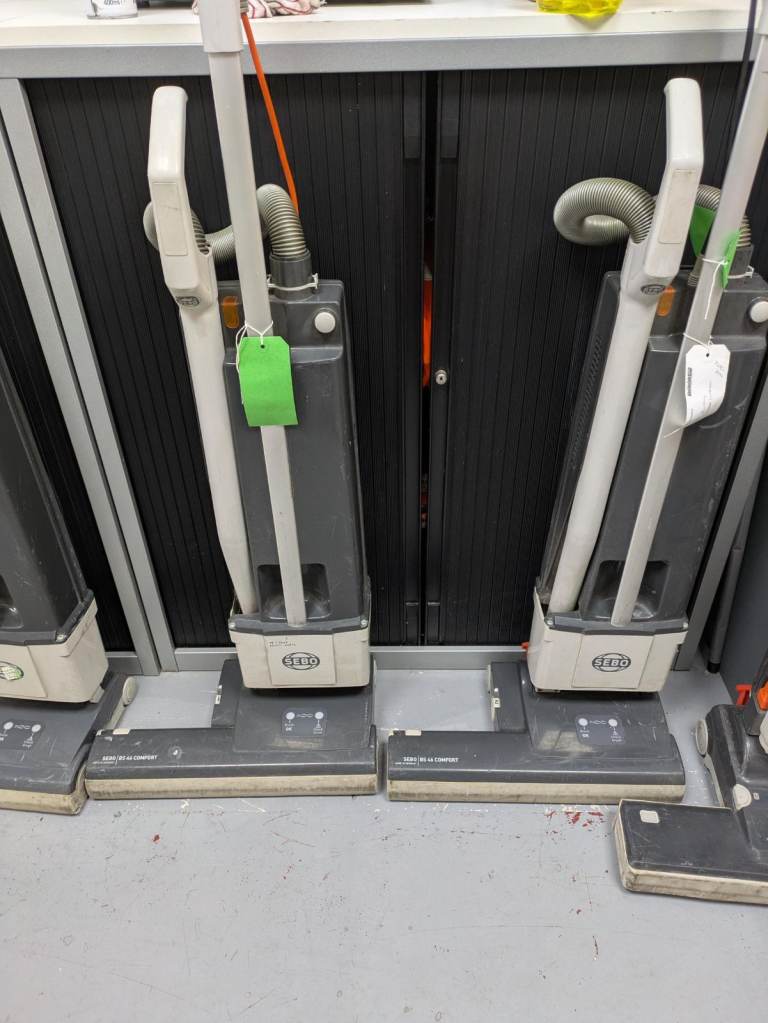 Commercial Upright Vacuum Cleaner – Grey, Fair Condition