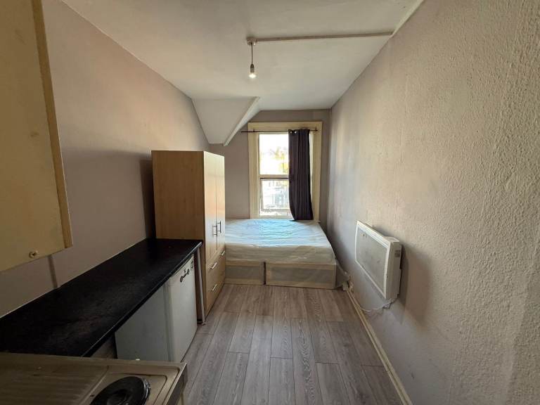 BENEFITS ACCEPTED - Studio Flat Available in Acton Ealing W7