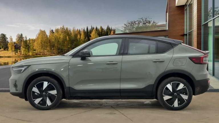 2025 Volvo EC40 Single Motor Extended Range 78kWh Plus SUV 5dr Electric Auto (252 ps) ESTATE Elec...