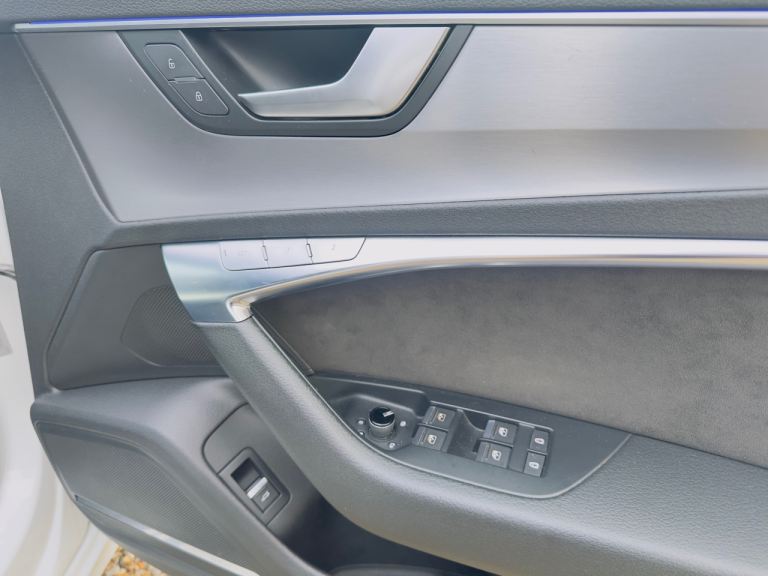 Audi A6 2.0 TDI 40 S TRONIC 2019 AVANT BLACK PACK AND HIGH SPEC MINT EXAMPLE 