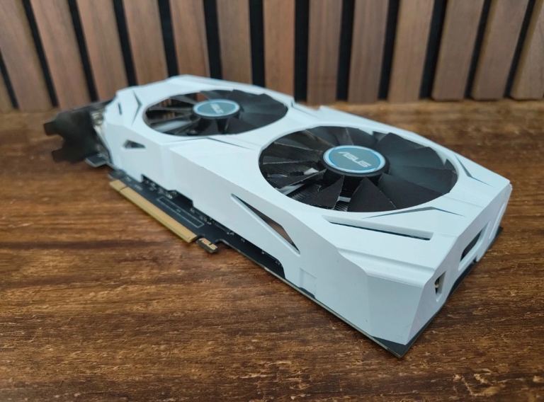 *Collection Only* ASUS Dual Gtx1060 6GB vr ready – White, Good Condition