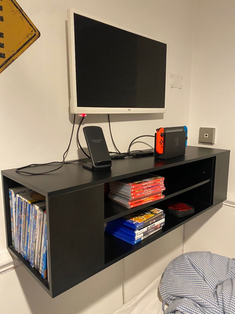 Floating media/gaming unit 