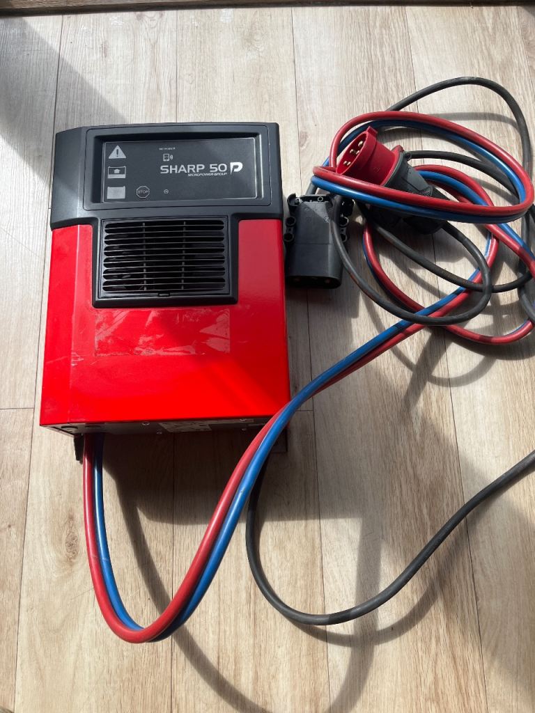 Microwpower Sharp 50 48/80 IP 20 fork lift truck battery charger