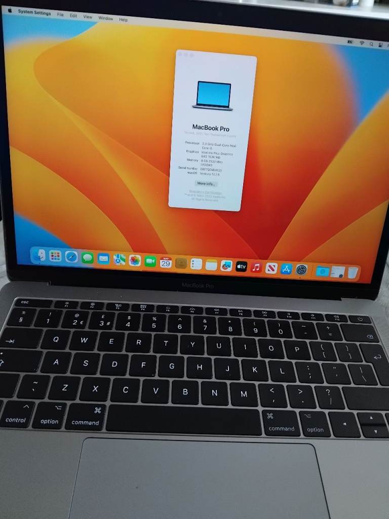 Macbook Pro 2017 £150 first come takes it