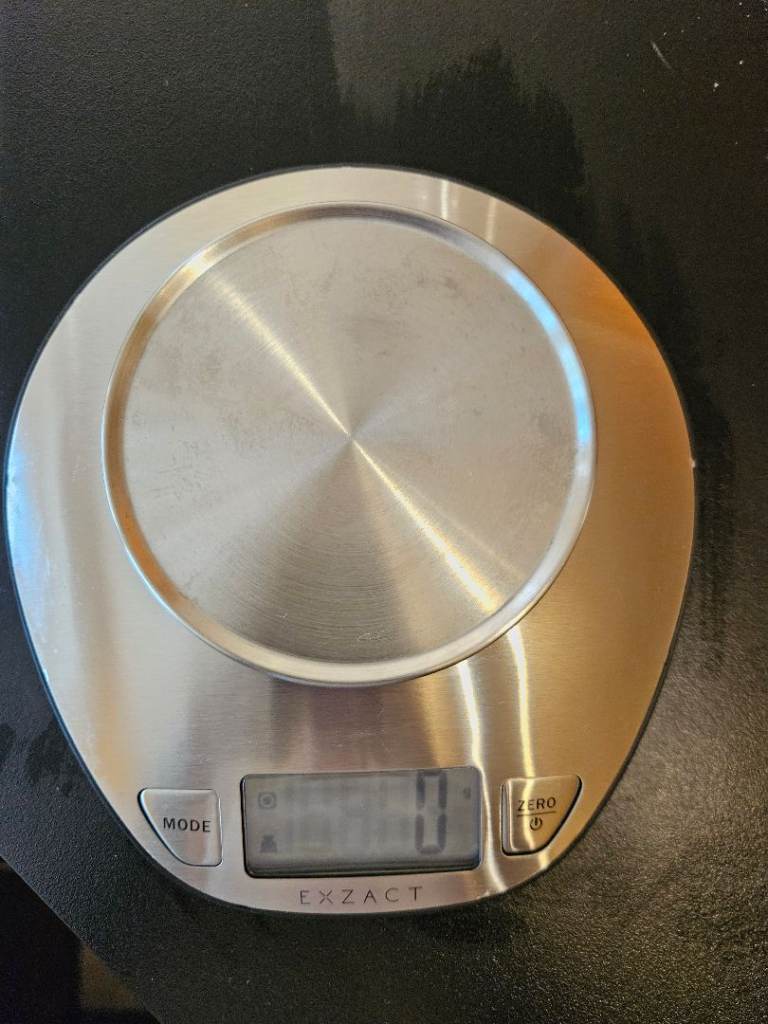 EXZACT Digital Kitchen Scales – Silver, Good Condition