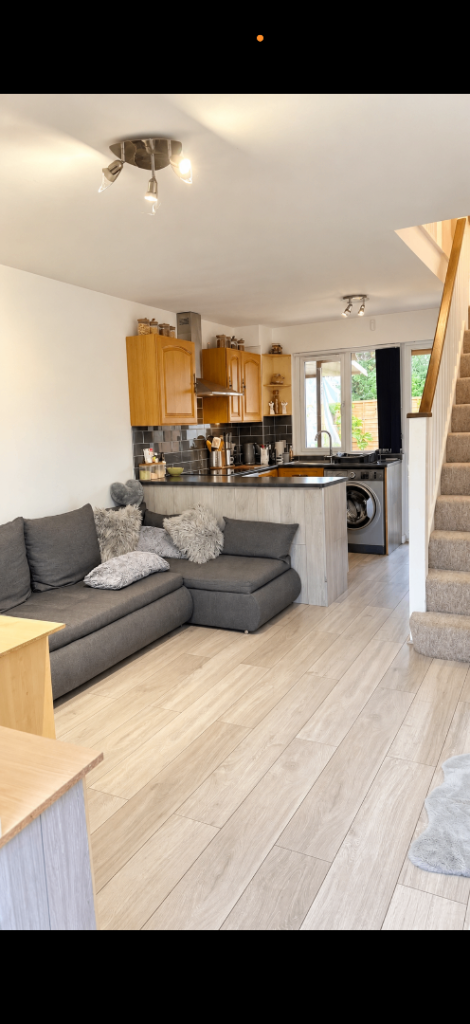 Lovely Fully Furnished One-Bedroom House – Harlington, Hayes