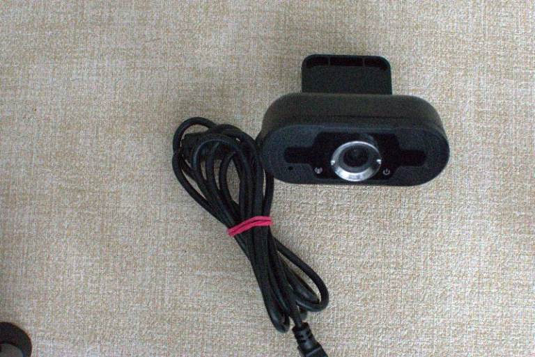 Black USB Webcam with Built-in Microphone – Good Condition