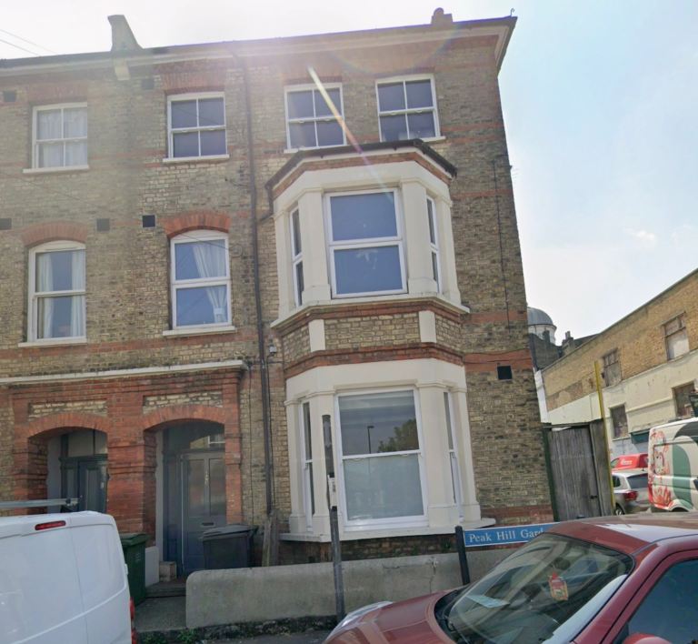 Modern Professional House Share – Prime Sydenham Location (1 Minute to Station)