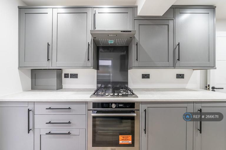 2 bedroom house in Fountain Road, London, SW17 (2 bed) (#2666711)