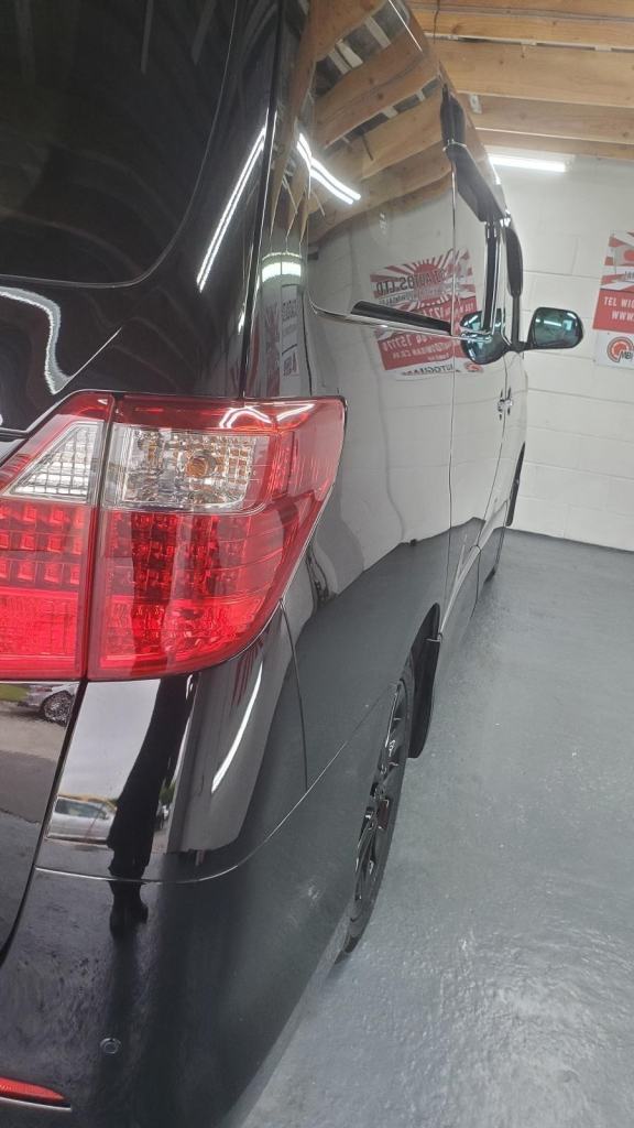 Toyota Alphard 2.4 black petrol auto 8 seats fresh japanese import in stock