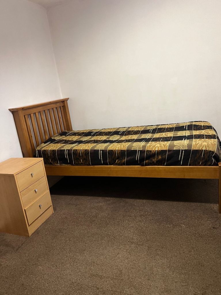 Double room for rent (Slough)