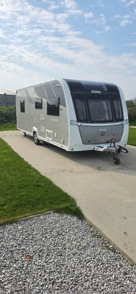 2017 elddis crusader aurora fixed island bed 