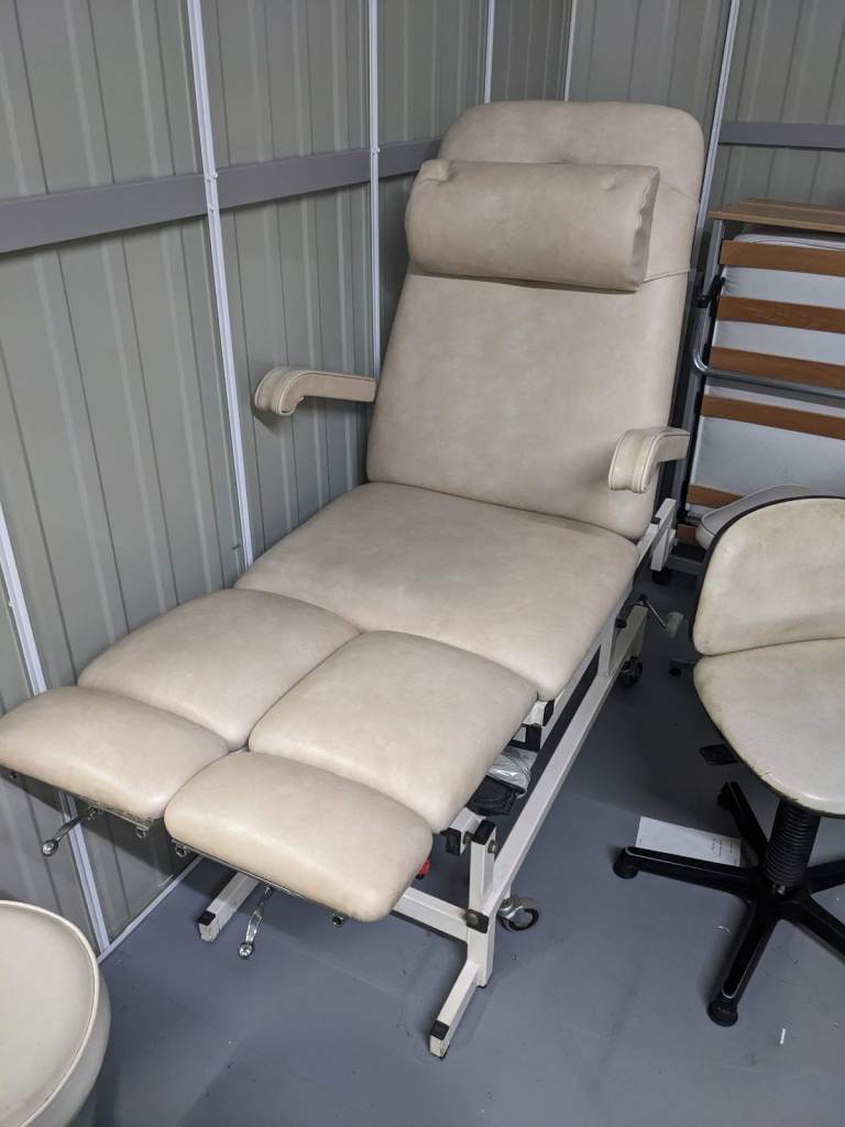 Podiatry Chiropody Surgery Chair Set with Electronic Controls & Roll Dispenser
