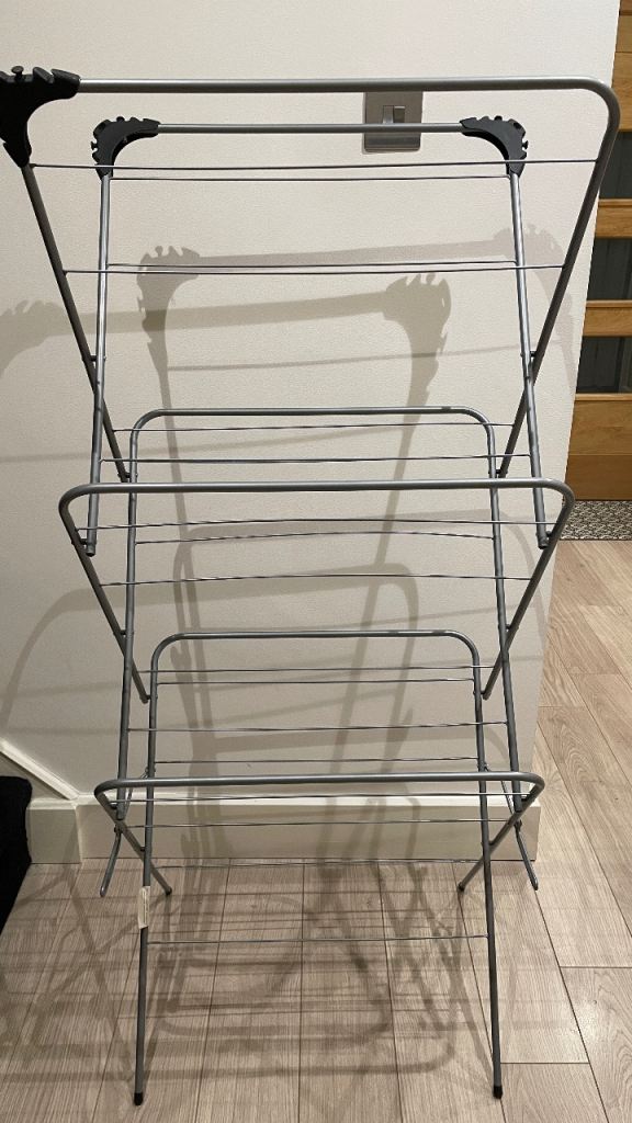 Foldable clothes drying rack