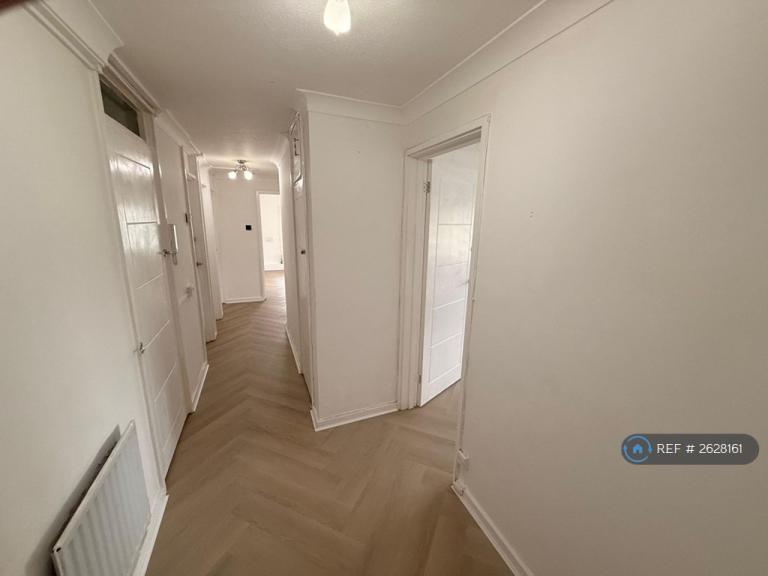 2 bedroom flat in Highbrook Close, Brighton, BN2 (2 bed) (#2628161)