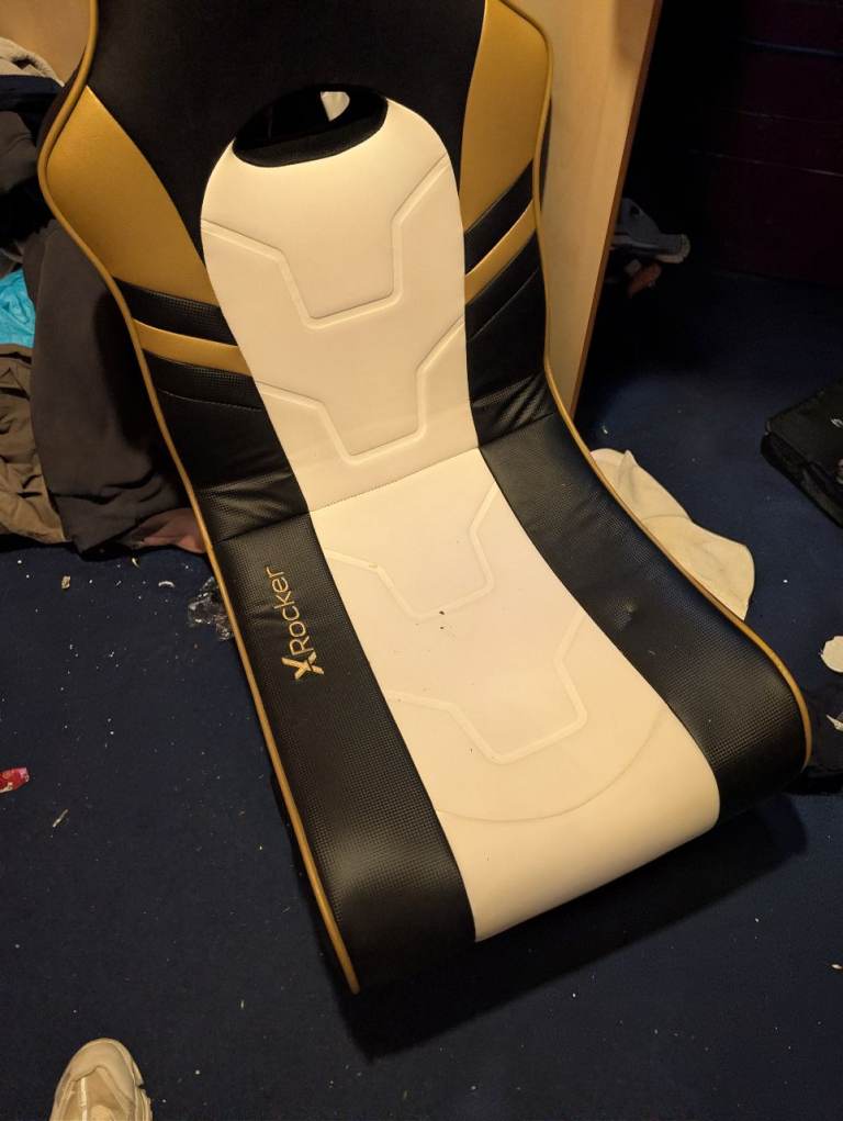 Gaming chair 
