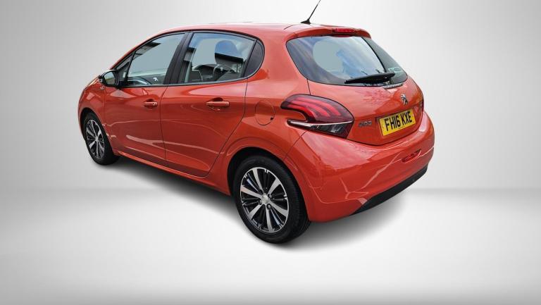 2016 Peugeot 208 1.2 PureTech XS White Hatchback 5dr Petrol Manual Euro 6 (82 ps) Hatchback Petro...