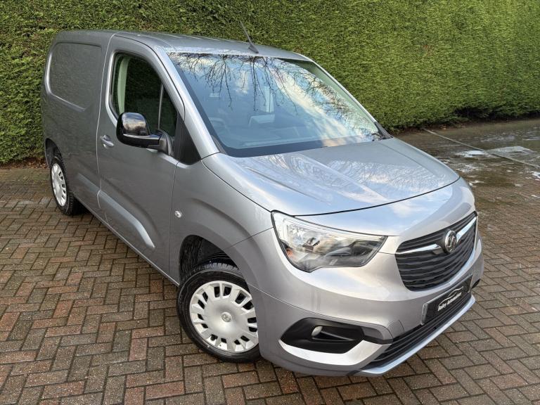 VAUXHALL COMBO 1.5 Turbo D 2300 Pro 2023