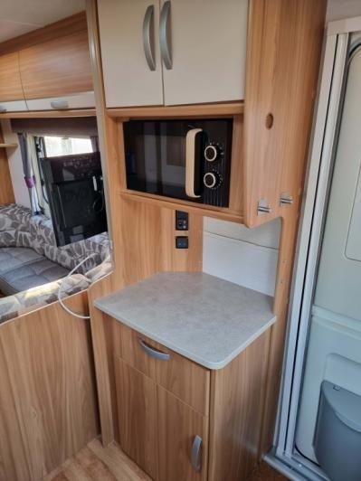 2014 Lunar Quasar 564 Used Caravan