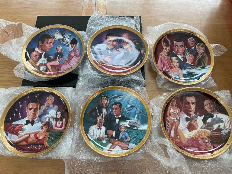James Bond Plates