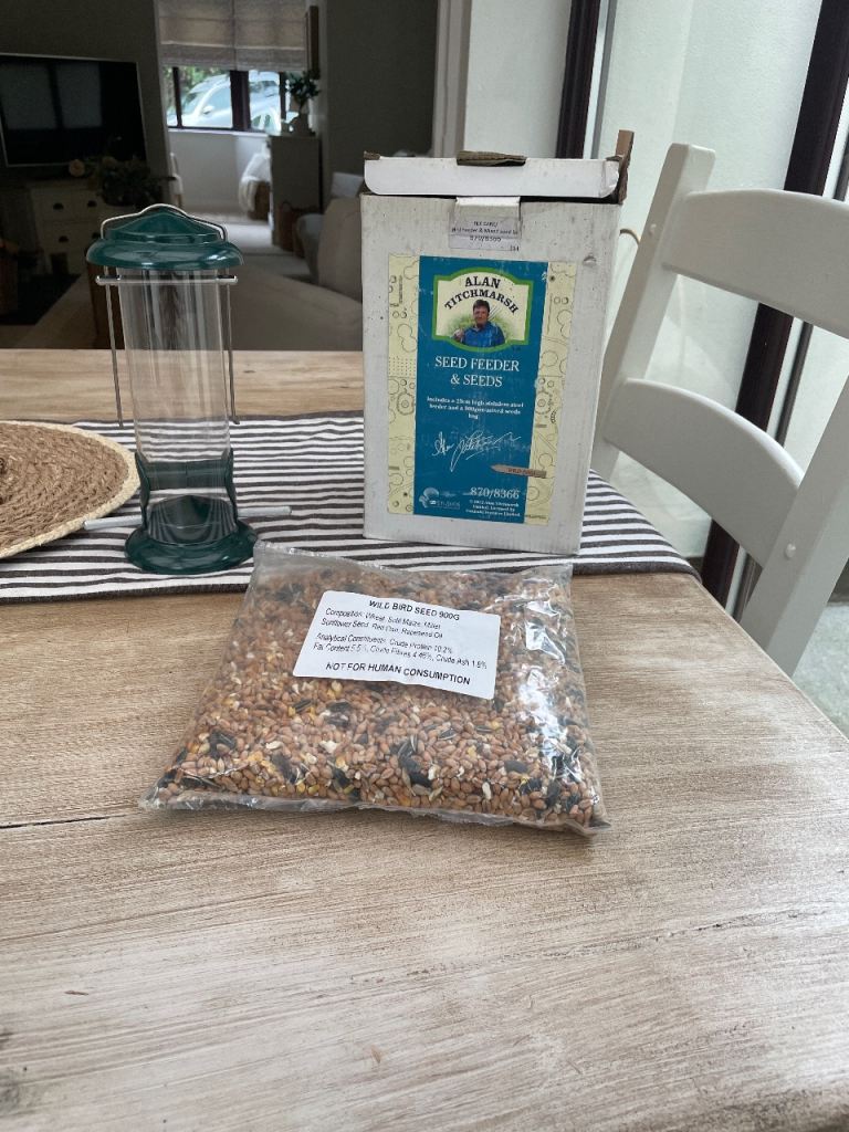 Alan titchmarsh seed feeder and seeds 