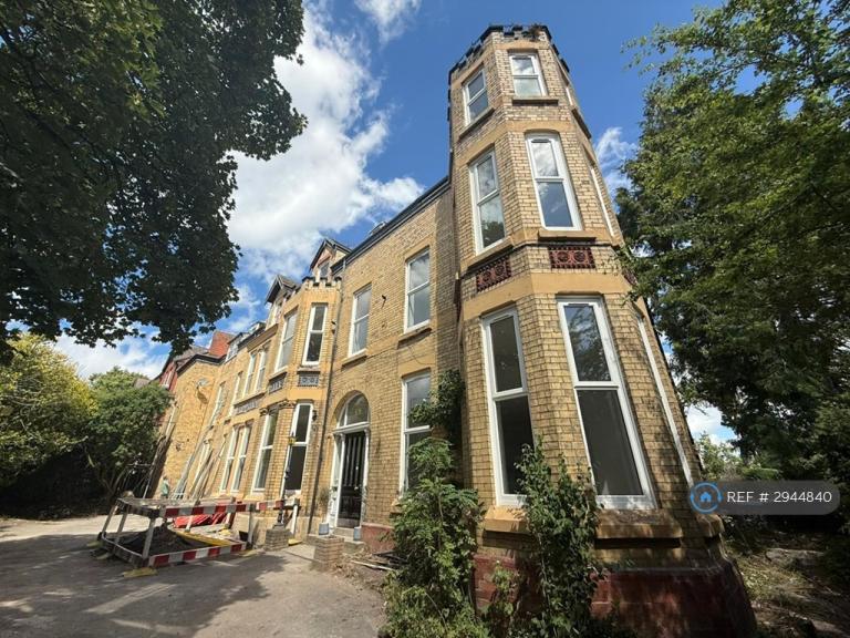 2 bedroom flat in Croxteth Road, Liverpool, L8 (2 bed) (#2944840)