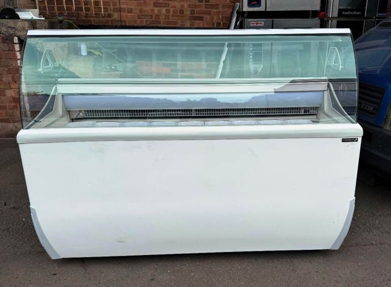 Framec Commercial 150 CM WIDE/9 PANS Ice Cream Display Freezer/Gelato Display Freezer-LIKE NEW