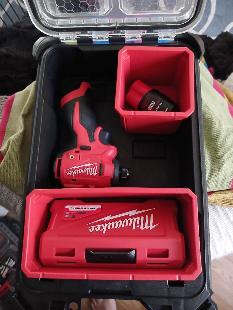 MILWAUKEE M12 IMPACT DRIVER +ACCESSORIES PACKOUT 