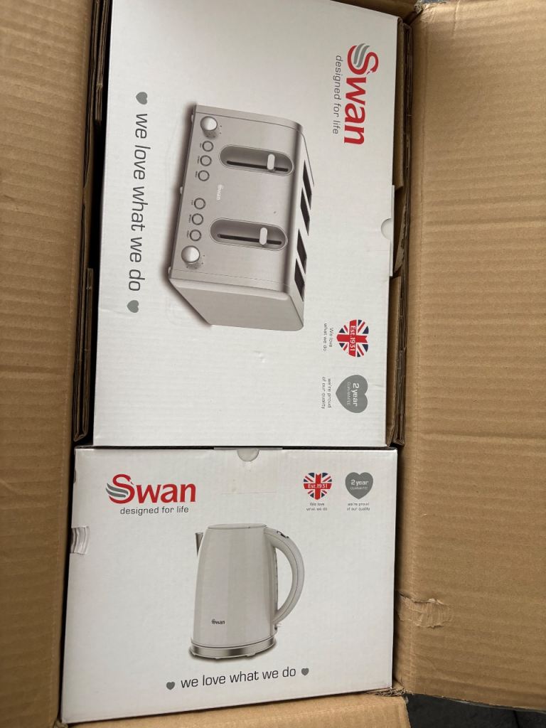 Swan kettle and toaster
