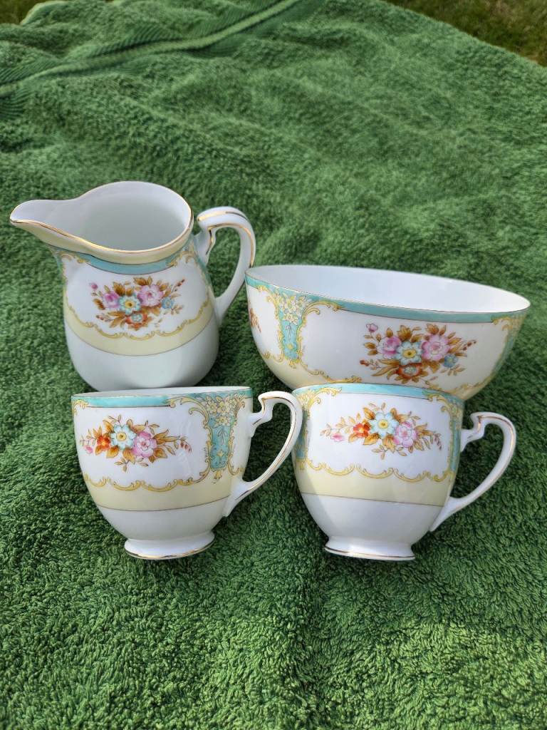 Elegant Vintage Noritake Floral & Gold Trim Creamer, Sugar Bowl, & Teacups Set