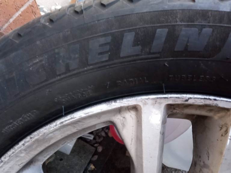 Kuga alloy 18 inch with a legal tire 