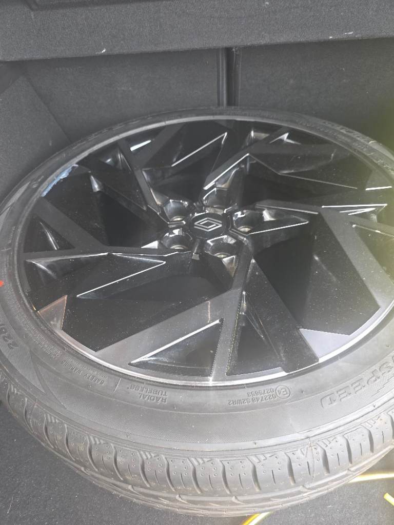 2021-2025 RENAULT ARKANA 19" ALLOY WHEEL & TYRE 225/45/19 KR2