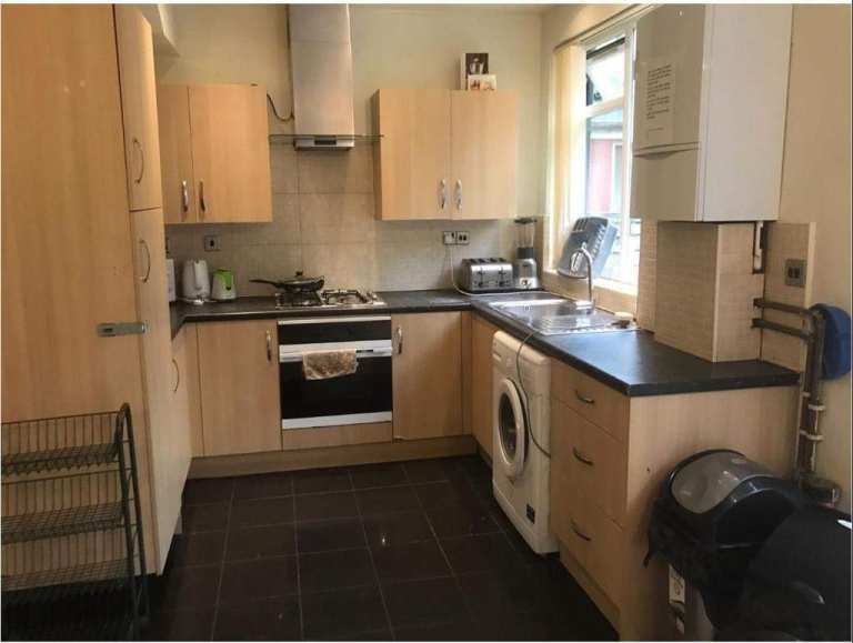 DOUBLE ROOM Tottenham Hale, N15 – Walking Distance from station