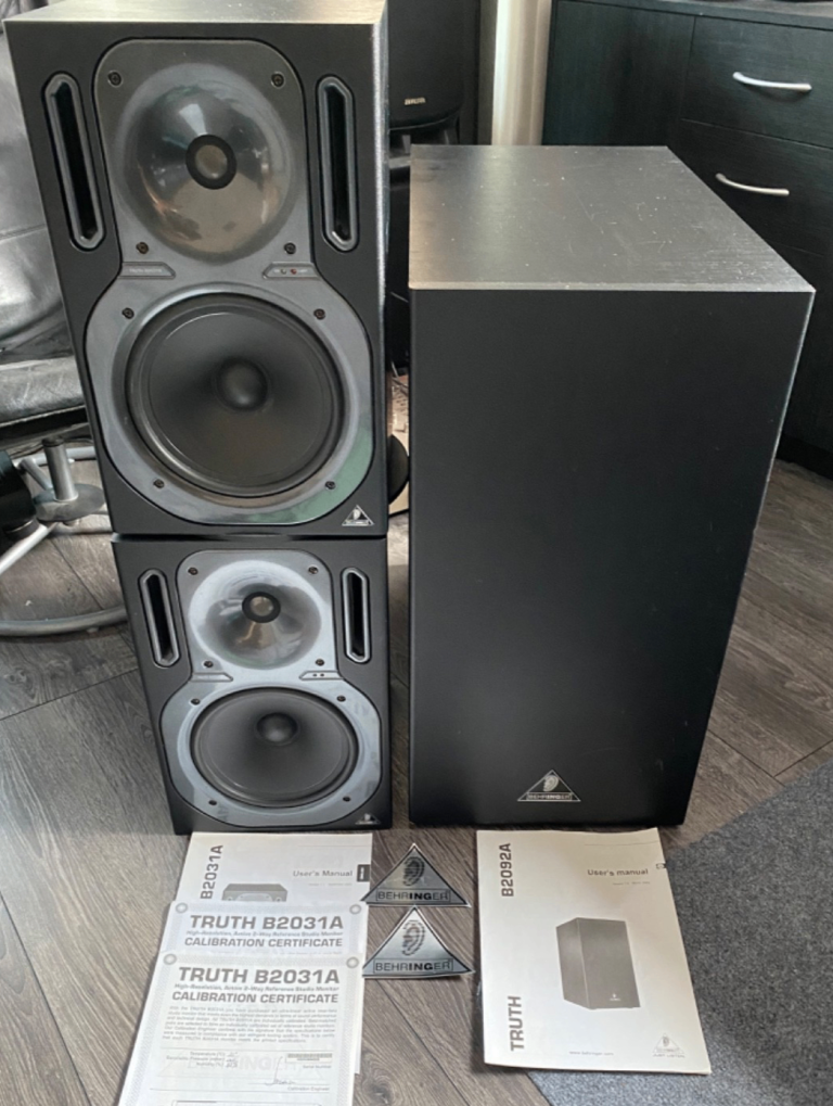 2 x Behringher B2031A Speakers w/ Stands & Behringher B2092A Sub / Subwoofer