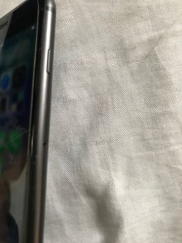 Apple iPhone 8 シルバー 64GB バッテリー残100% iPhone 8 64GB