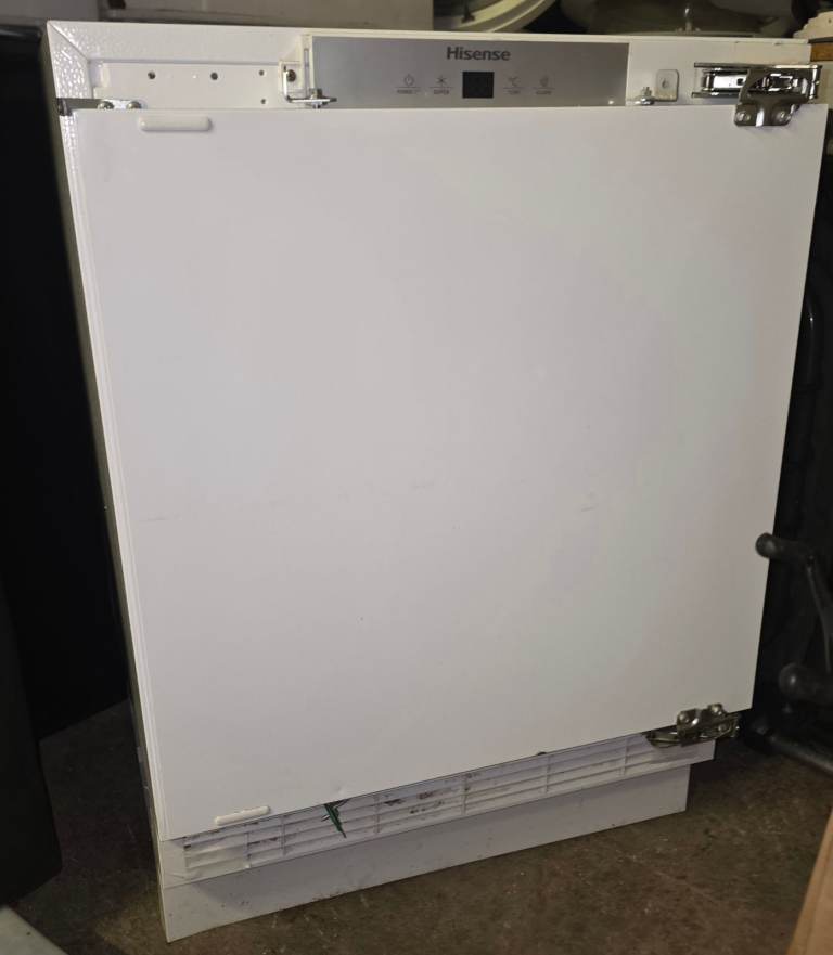 Hisense Integrated Undercounter Fridge RUL178D4AWE – Good Condition