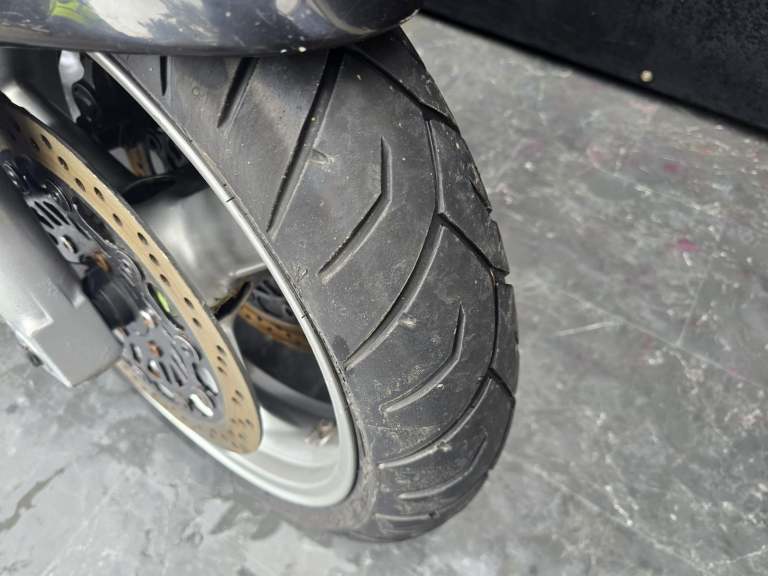 TRIUMPH SPRINT ST 955 PROJECT BIKE 