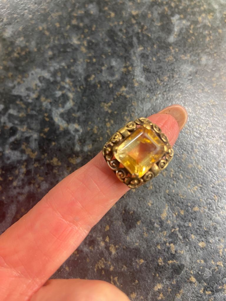 9ct Rose Gold & Citrine large, heavy vintage ring. Size M weight 6.7g coll/del only