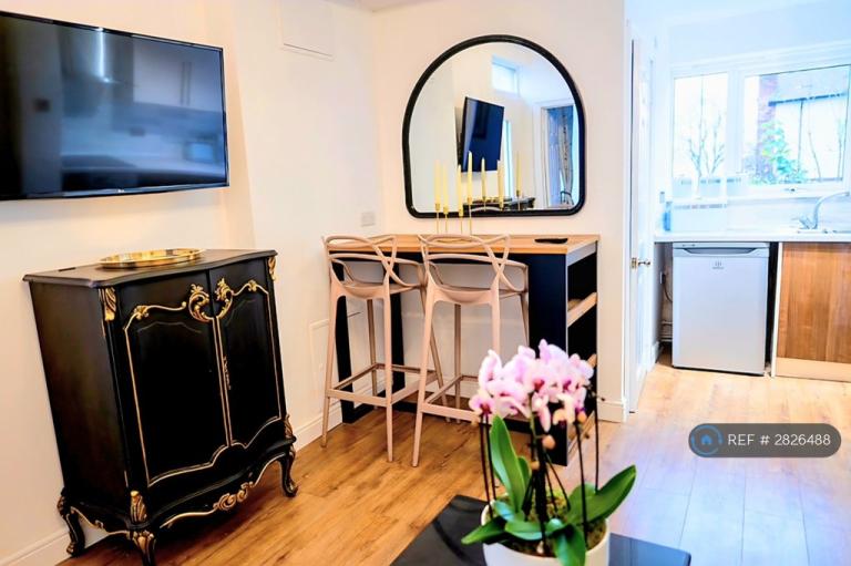 1 bedroom flat in Woodborough Road, Nottingham, NG3 (1 bed) (#2826488)