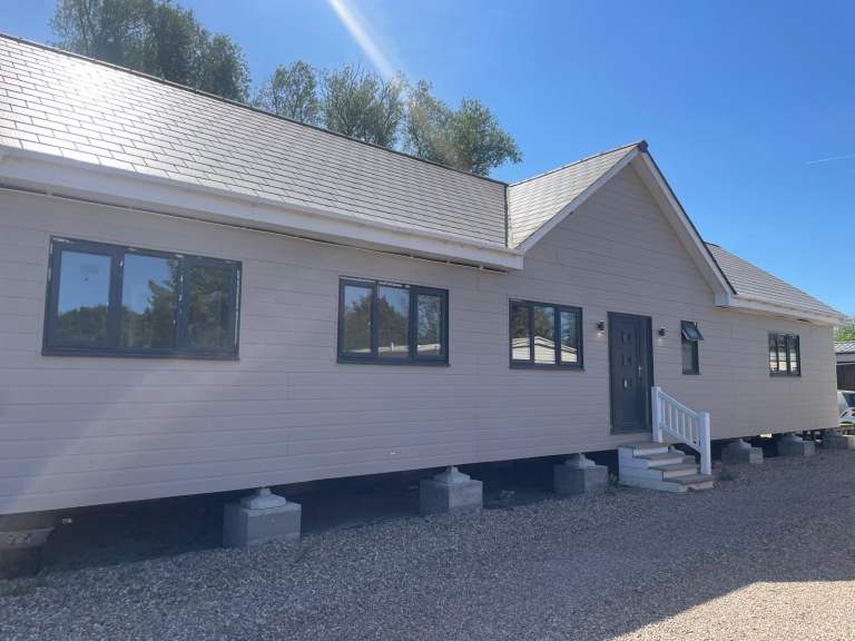 Charming 6-Bedroom bungalow – Chelmsford Area 