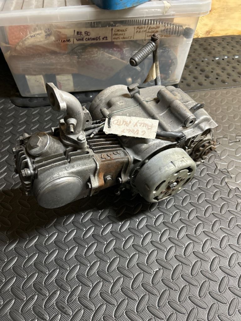 Honda c50 1982 auto engine 