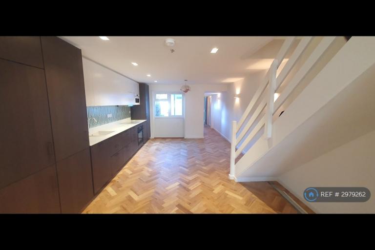 4 bedroom house in Brockley Park, London, SE23 (4 bed) (#2979262)