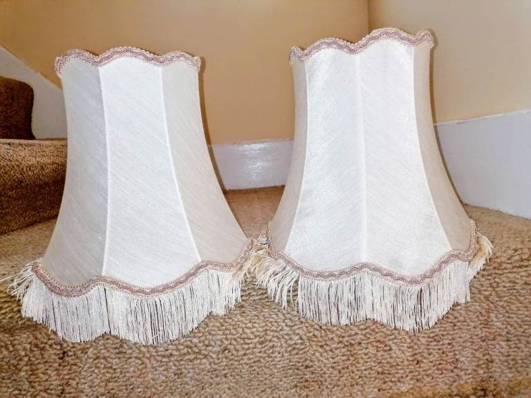  CREAM / IVORY LAMPSHADES 