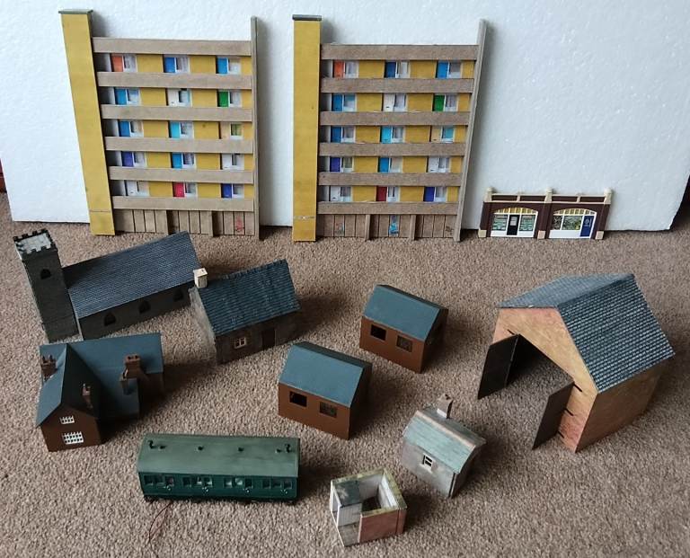 Bundle of various model buildings for model railways etc.