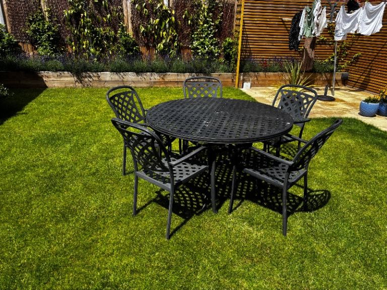 Garden Table and 5 Chairs