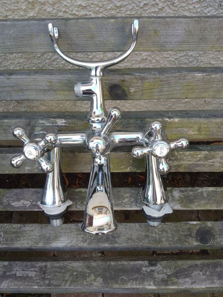Vintage bath tap. No shower attachment