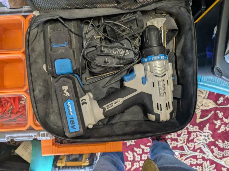 macallister 18v drill with 2 batteries charger box  in very good condition 